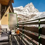Hellochalet Trackside House - Ski-in Ski-out On The Cretaz Slopes Апартаменти *