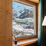 Апартаменти Hellochalet Trackside House - Ski-in Ski-out On The Cretaz Slopes Брей-Червінія