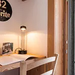 Апартаменти Hellochalet Trackside House - Ski-in Ski-out On The Cretaz Slopes Брей-Червінія