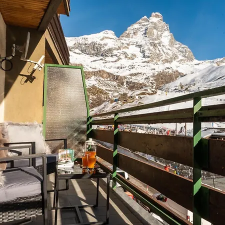 Hellochalet Trackside House - Ski-in Ski-out On The Cretaz Slopes Daire *