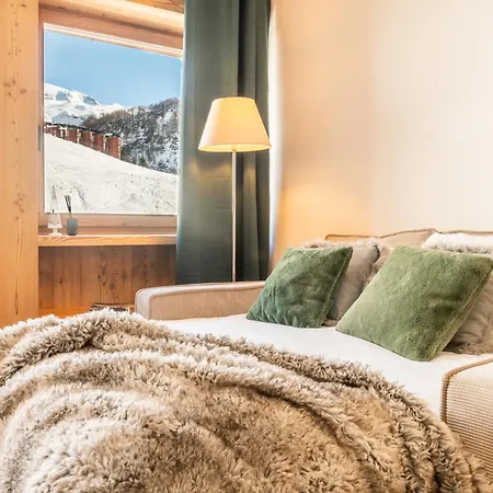 Hellochalet Trackside House - Ski-in Ski-out On The Cretaz Slopes *