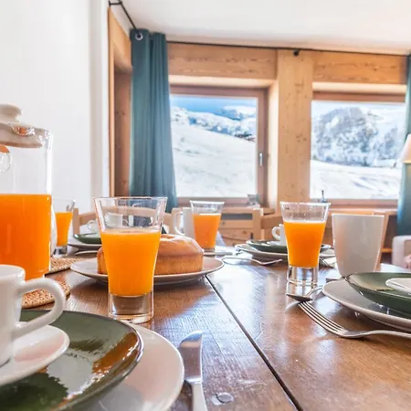 Hellochalet Trackside House - Ski-in Ski-out On The Cretaz Slopes *