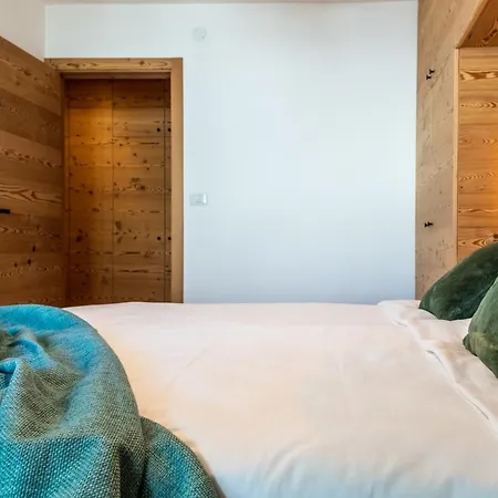 Hellochalet Trackside House - Ski-in Ski-out On The Cretaz Slopes Daire *