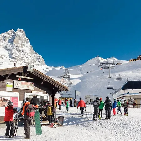 Hellochalet Trackside House - Ski-in Ski-out On The Cretaz Slopes Daire *