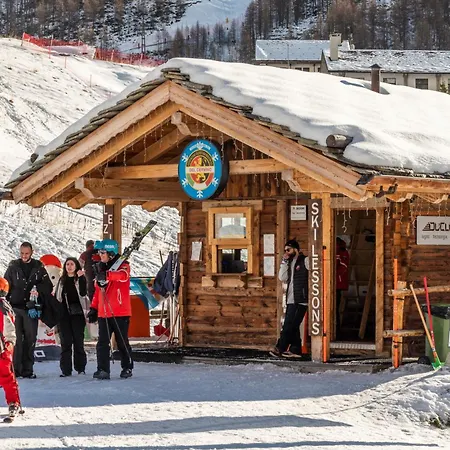 Hellochalet Trackside House - Ski-in Ski-out On The Cretaz Slopes *